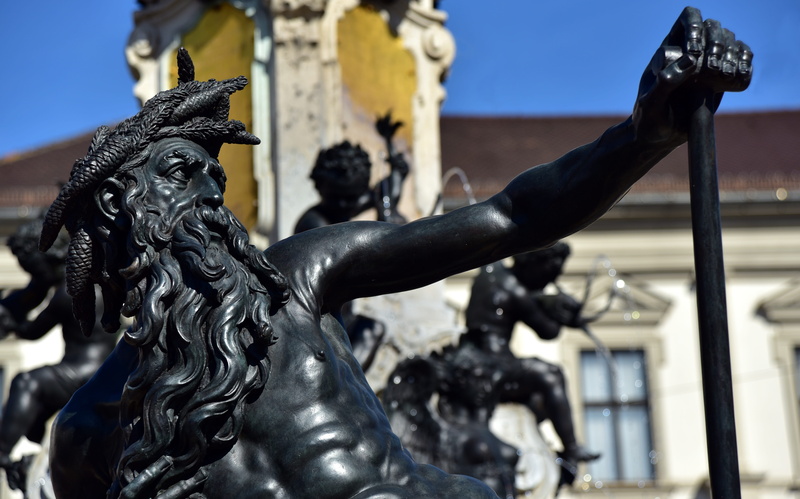 historic preservation, bronze, bart, the past, male likeness, symbol, outdoors, art and craft, god, focus on foreground, powerful, craft, built structure