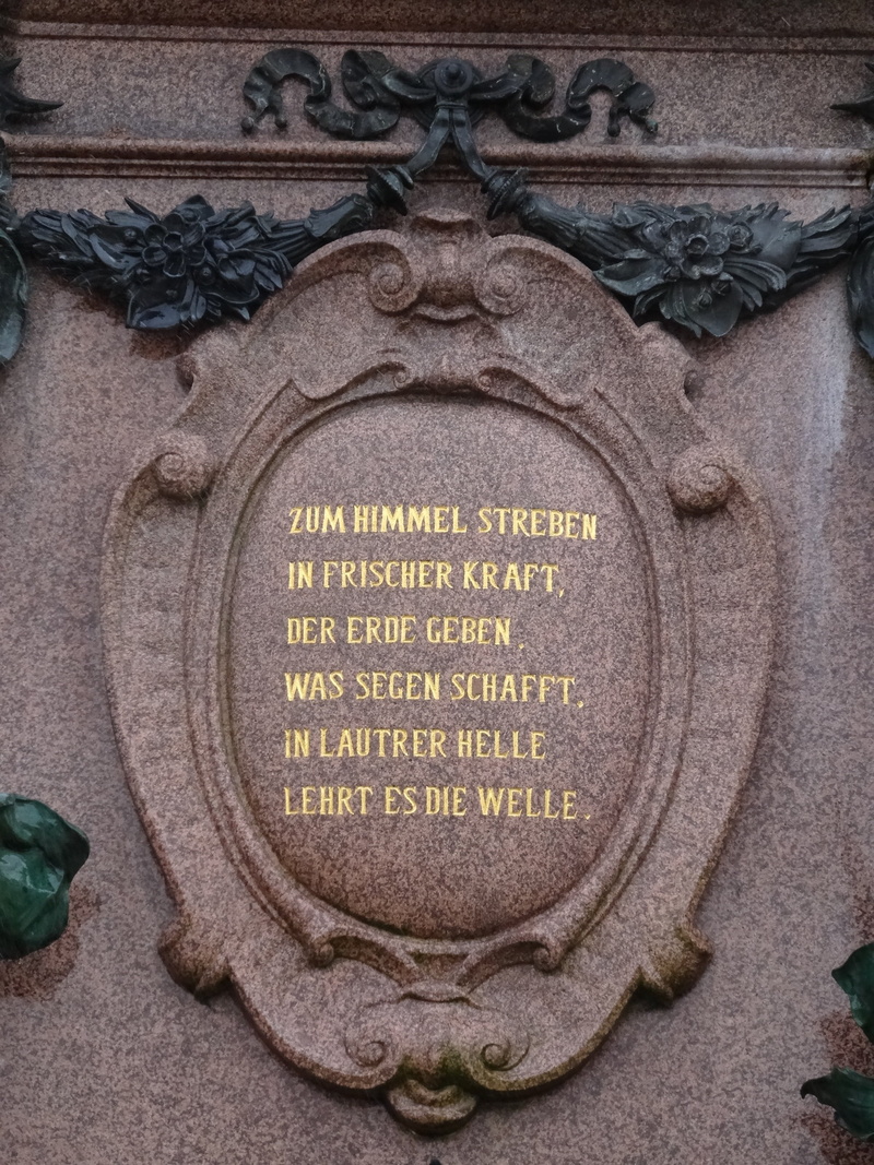 text, human representation, memorial, western script, the past, message, communication, note, sign, day, architecture, craft, germany, history, augustus square