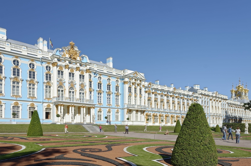 building, clear sky, palace, plant, ornamental garden, mansion, city, grass, history, travel, 4K, catherines palace, outdoors, tourism, nature, travel destinations