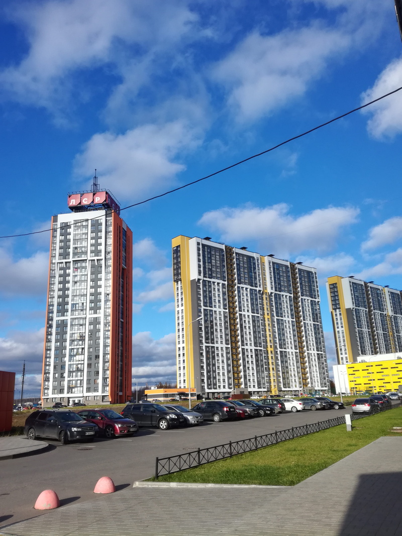 outdoors, house, architecture, modern, built structure, city, 4K, parashyutnaya ulitsa, sankt-peterburg, sky, building exterior, cloud - sky, blue, saint-petersburg