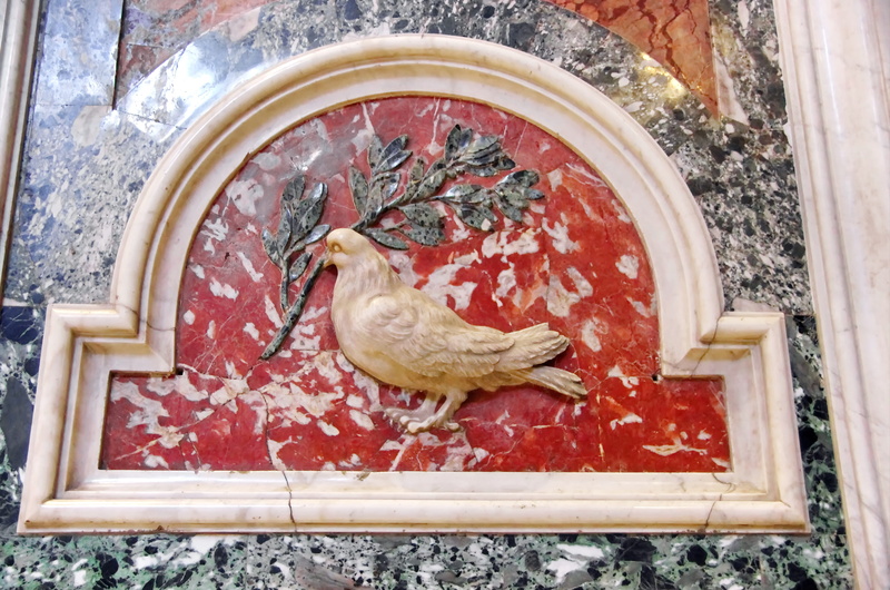 marble, food, animal, animals in the wild, day, animal wildlife, 4K, bird, wood - material, st-pierre, rome, italy, one animal, peace, sculpture, high angle view