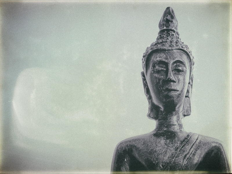 statue, auto post production filter, transfer print, cloud - sky, no people, sky, human representation, photo, architecture, male likeness, grayscale, craft