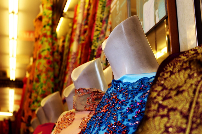 Singapore, traditional clothing, traditionally, religion, shimmer, Substances, celebration, illuminated, background, focus on foreground, creative, day