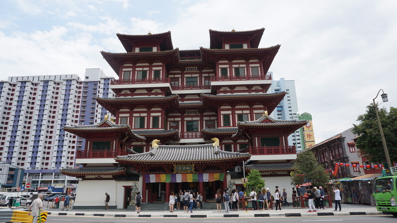 building, cloud - sky, belief, art and craft, nature, built structure, Budda, sky, group of people, incidental people, religion, building exterior, Chinatown