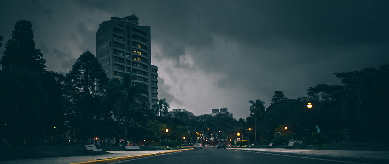 nature, parana, city, urban, trees, street, building exterior, hotel, sign, skyscraper, architecture, building, mode of transportation, street light, light