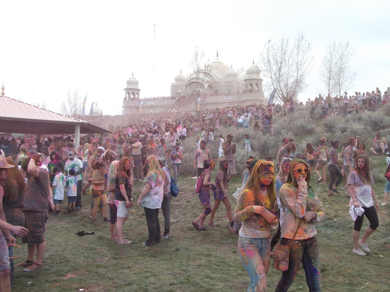 enjoyment, indian, krishna, architecture, event, 4K, large group of people, day, asia, leisure activity, women, mixed age range, temple, group of people