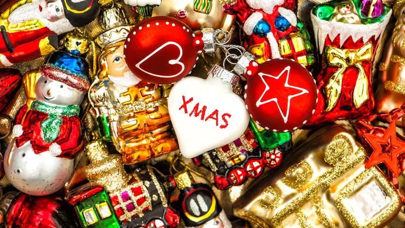 jewelry, xmas, ornate, full frame, confectionery, no people, art, multi colored, gold, ornament, symbol, snow, silver, design, christmas decoration, gift