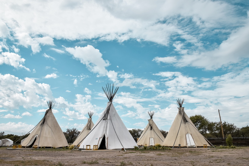 day, 5K, cirrus, field, tents, architecture, tree, clouds, sunlight, blue, environment, landscape, outdoors, tent, five, cloud, time, tiki, grass, nature