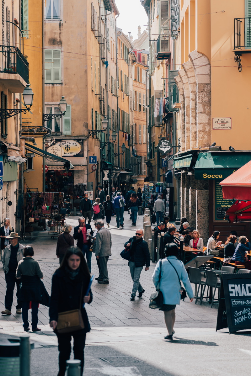 people, street signs, travel, amazing, built structure, building exterior, real people, love, nice, crowd, english, 5K, men, place, footpath