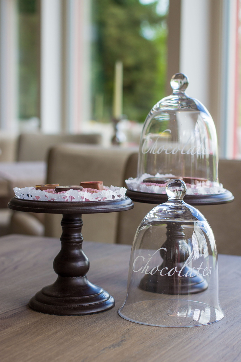 etagere, business, dessert, confiserie, calorie bomb, wood - material, gourmet, chocolate confectionery, chocolate, sweetness, focus on foreground, cakestand
