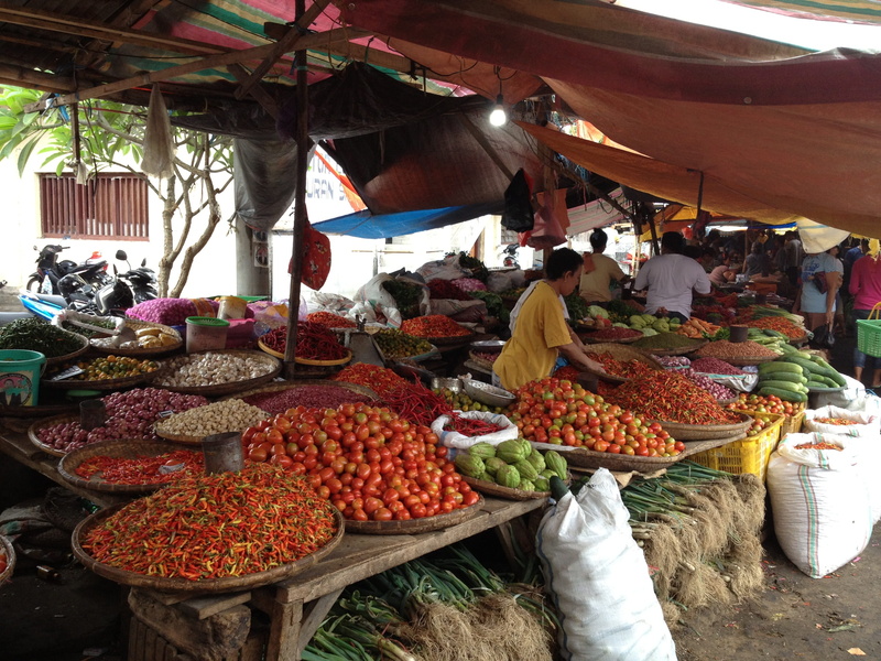 buying, retail display, healthy eating, large group of objects, fruit, small business, chili, day, for sale, chilli, vendor, 2K, abundance, choice, food