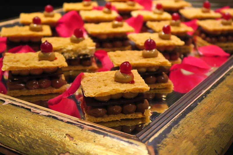food, table, baked, chocolate, indoors, large group of objects, currants, soft, puff pastry, unhealthy eating, sweet food, close-up, dessert, sweet, cafe