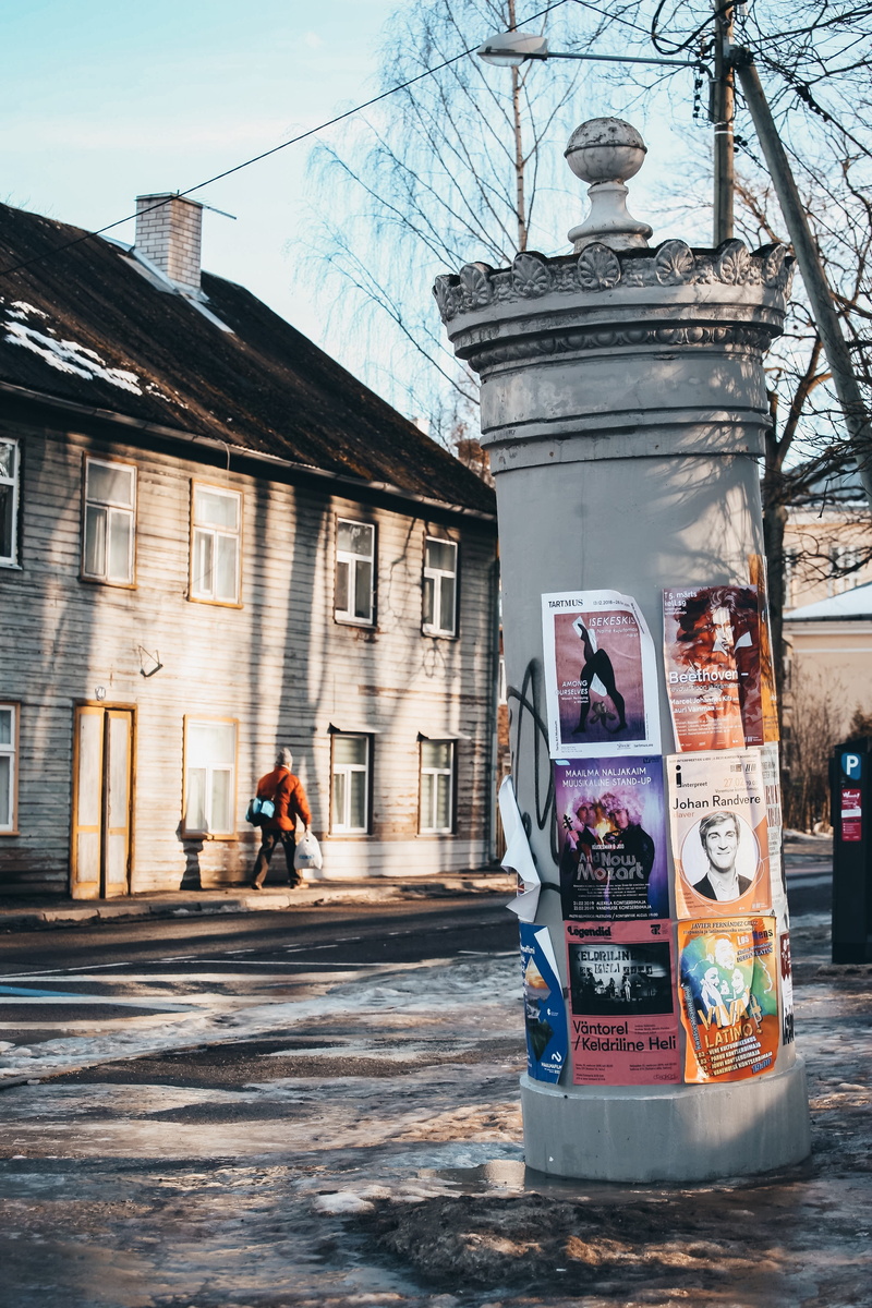 city, shop, newsstand, road, day, building exterior, mode of transportation, kiosk, 4K, path, lifestyles, transportation, flyers, built structure, art and craft