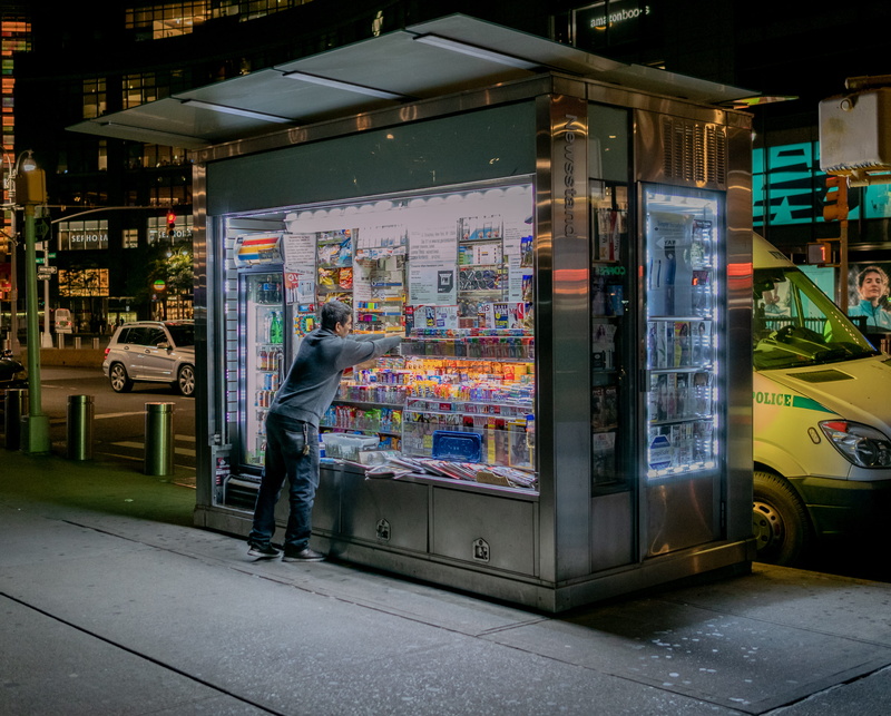new york, city, shop, vehicle, human, usa, built structure, hdr, architecture, choice, lifestyles, machine, person, retail display, clothing, 4K, city life