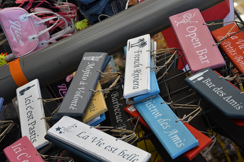 symbol, wiring, travel, alphabet, abundance, france, book, shelf, box, 5K, text, day, shop, nizza, multi colored, frensh, no people, sign, retail, close-up