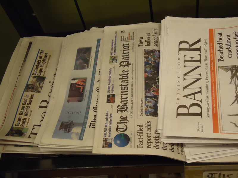 buy, rack, no people, script, text, information sign, news, information, indoors, representation, stand, non-western script, 2K, display, newsstand, book