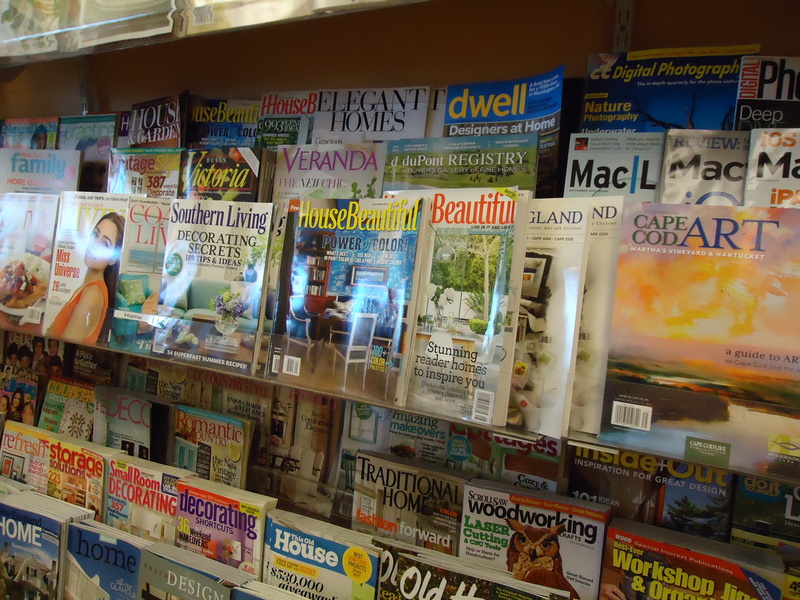 western script, indoors, food and drink, rack, large group of objects, no people, display, non-western script, magazine, text, shop, periodicals, shopping