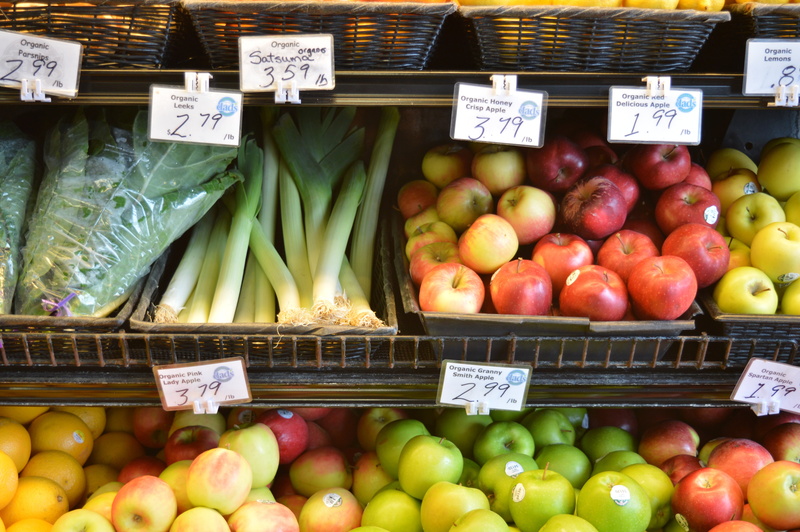 produce, retail, vegetable, retail display, fresh, apple, choice, store, freshness, lifestyle, abundance, price tag, crates, wellbeing, container, apple - fruit