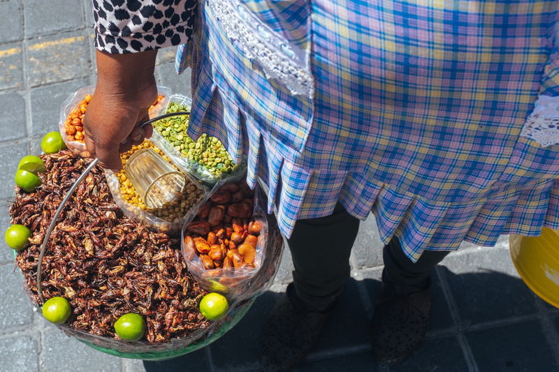 holding, 4K, street food, street, container, lime, wellbeing, lifestyles, food, one person, women, midsection, mexico city, freshness, standing, woman