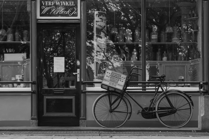 communication, reflection, bike, wheel, 5K, outdoors, outdoor, land vehicle, travel, text, day, window, no people, netherlands, transportation, building