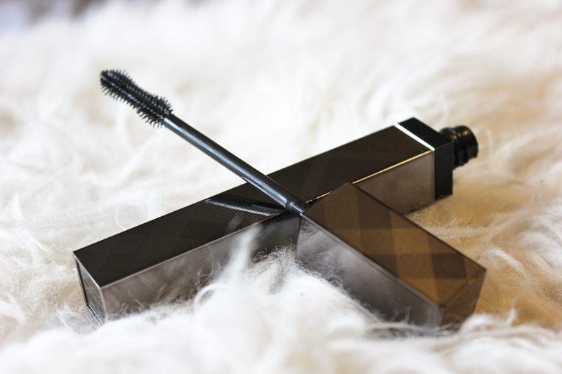 blog, girly, white color, 2K, food and drink, no people, burberry, black color, narcotic, fashion, motion, beauty, united states, kitchen utensil, mascara