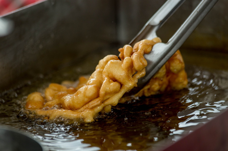 funnel cake, spoon, hot oil, food and drink, eating utensil, freshness, asian food, no people, fried, heat, pastry, powdered sugar, festival food, 5K
