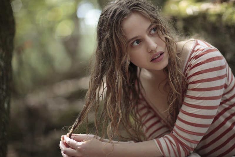 Lou de Laage, French actress, 5K, 5K