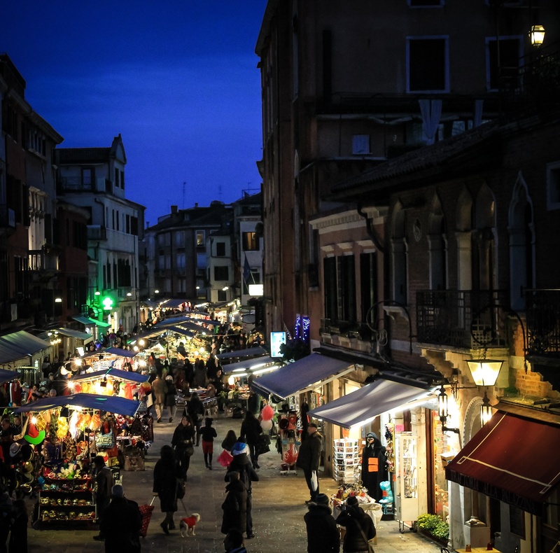 building, venice, city, vendor, junk yard, women, buildings, market, real people, outdoors, architecture, nature, desk, group of people, nightfall, italy