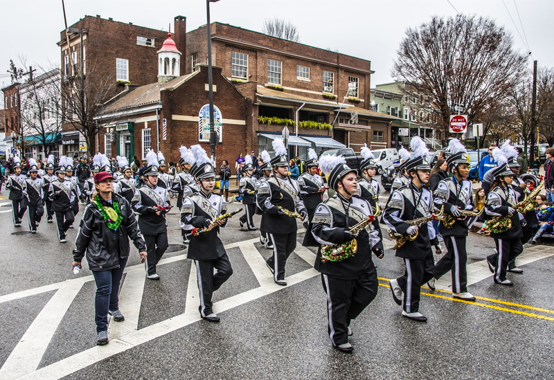 mayor, uniform, crowd, urban, law, outdoors, transportation, pugh, 5K, architecture, city, day, hampden, large group of people, celebration, road, built structure