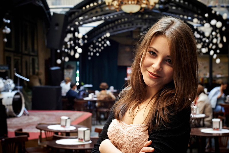 s, coffee Shop, only Women, cheerful, tops, smile, sitting, Dana, adult, beautiful People, indoors, casual Clothing, brown-eyed, elegance, long hair, one Woman Only