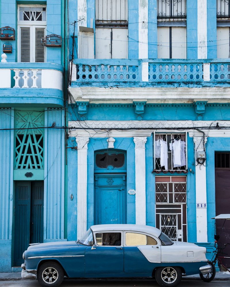 door, mode of transportation, white, land vehicle, classic cars, window, doorway, daylight, blue, day, exterior, turquoise colored, built structure, street