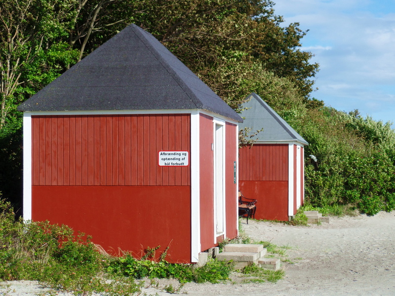 sand beach, sky, built structure, architecture, cottage, nature, growth, land, cabins, cabin, outdoors, red, Locker, tree, wood, Sand, Baltic Sea, no people