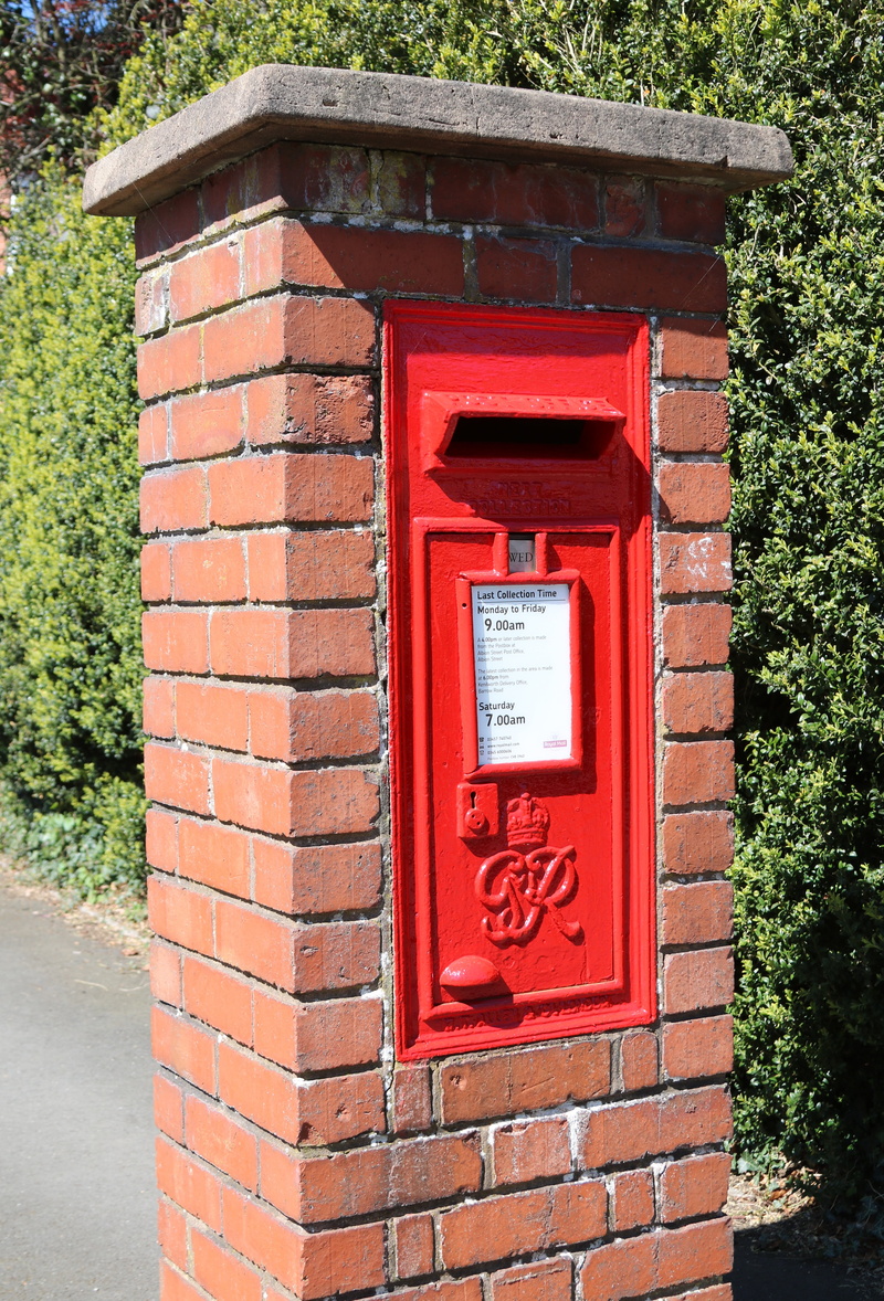 british, 5K, brick, container, britain, mailbox, western script, traditional, uk, postbox, delivery, text, english, no people, red, mail, box, convenience