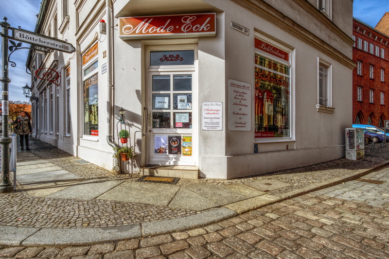 Shop, Business, window, street, entrance, urban Scene, text, fashion shop, store, building, day, house facade, Old Town, Fashion, building Exterior, Stroll