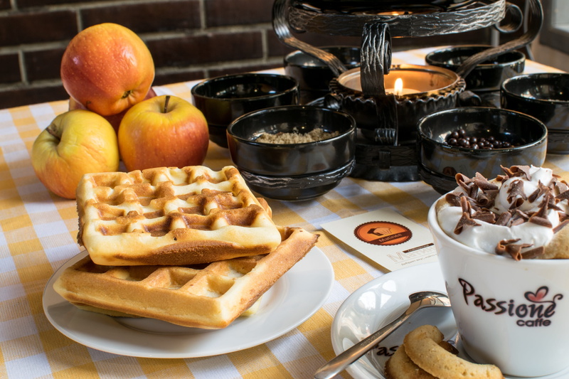 cup, bowl, cafe, apples, wellbeing, sweet food, beverage, household equipment, coffee, close-up, breakfast, drink, apple - fruit, high angle view, taste