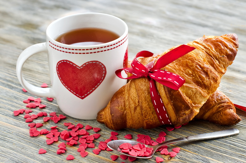 sweet Food, coffee Cup, croissant, growing, Breakfast, white, coffee - Drink, hearts, freshness, heart Shape, heart, 4K, romance, drink, brown, close-up