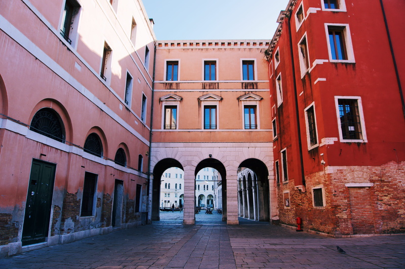 pavement, nature, arch, brown, road, flagstone, history, buildings, concrete, building exterior, direction, entrance, sidewalk, red, brick, courtyard, 5K