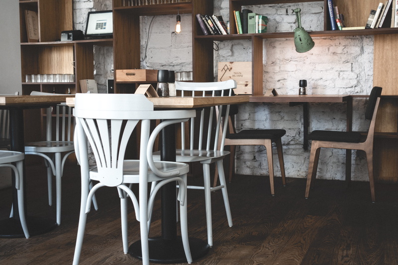 empty, domestic Room, cafe, interior, wood, group of objects, Hip, day, order, wood - Material, chair, 5K, shelf, absence, table, bistro, still life, indoors