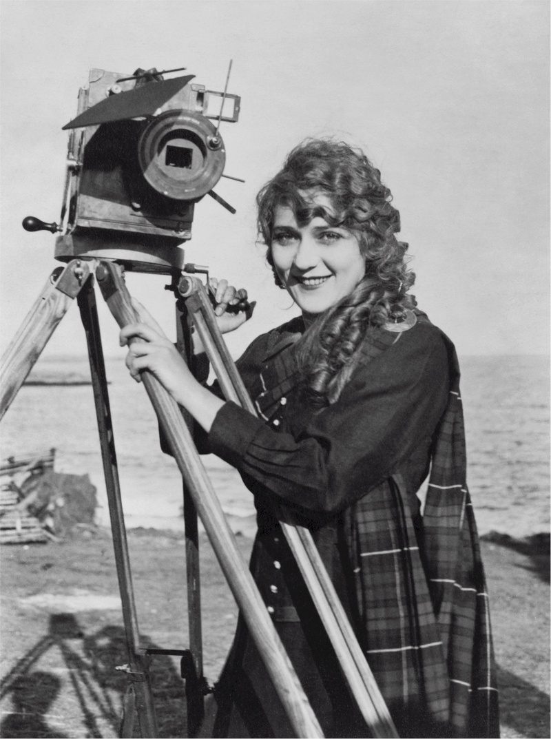 girl with the curls, motion pictures, mature men, arts and sciences, star, movies, americas sweetheart, hollywood, adult, happiness, co-founder united artists