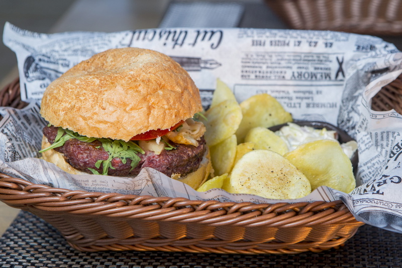 french Fries, meal, freshness, basket, sandwich, hamburger, tray, fast Food, vegetable, lettuce, food And Drink, gourmet, bread, ready-to-eat, take Out Food
