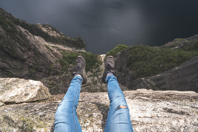 fallout, mountain, 8K, mission impossible, human limb, stavanger, lifestyles, pulpit rock, casual clothing, leisure activity, human foot, body part, tom cruise