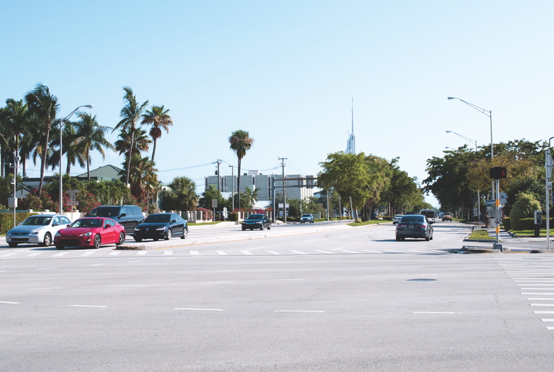 urban, street, oak, clear sky, parking lot, road, city, parking, plant, brand, vehicles, transportation, flora, architecture, fort lauderdale, sky, car