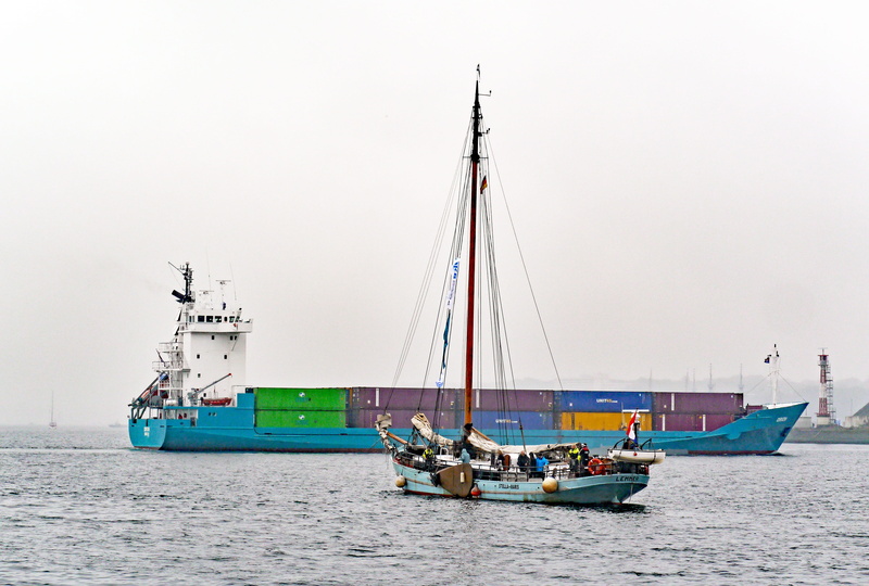 travel, 4K, freighter, container freighter, day, sailing reefed, einmaster, kieler firth, clear sky, sea, bad vista, lighthouse, container, frachtschiff