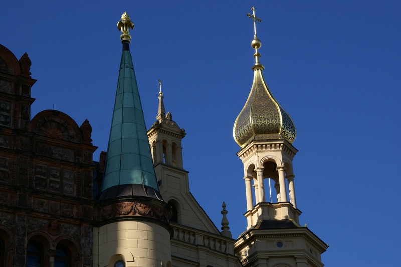 germany, low angle view, built structure, religion, attraction, turrets, domes, sunlight, tower, nature, building, travel, spirituality, famous, no people