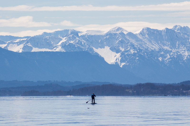 winter, real people, winter sport, lifestyles, bavaria, leisure activity, starnberger see, view, mountain range, mountains, snowcapped mountain, one person