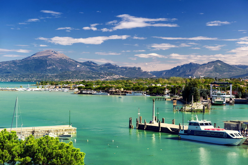 piers, shore, boats, Italy, Peschiera del Garda, trees, Veneto, lake, mountains, home, 2K