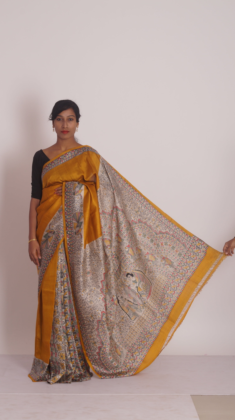 traditional clothing, smiling, contemplation, adult, traditional, looking at camera, looking, standing, beautiful woman, young women, indian clothing, indoors