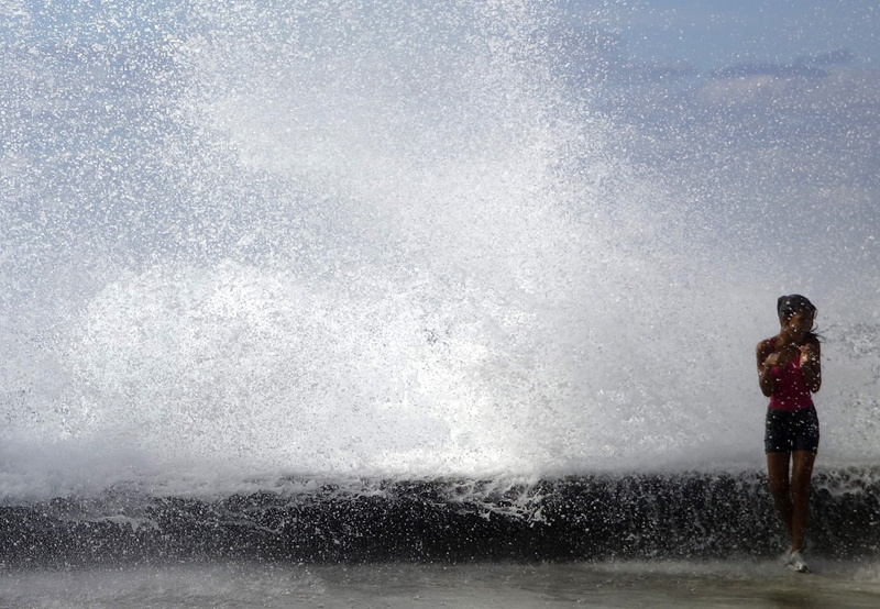 sea, spray, full length, women, people, sea waves, lust, wet, outdoors, adult, holiday, young women, fun, young adult, coast, ocean, one person, funny