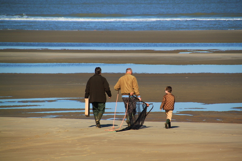 child, blue, de haan, males, holidays, group of people, sand, structures, maritime, women, personal, people, fishing net, land, holiday, human, nature