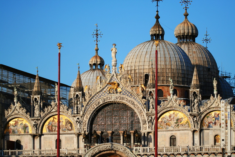 european, outdoor, outdoors, blue, basilica, venice, city, place of worship, architecture, catholic, italy, spire, nature, church, landmark, built structure